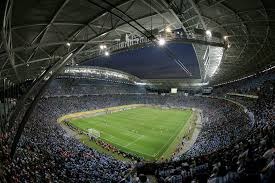 曼联、利物浦近五轮各1胜，英超积分榜曼联积22分，领先利物浦。