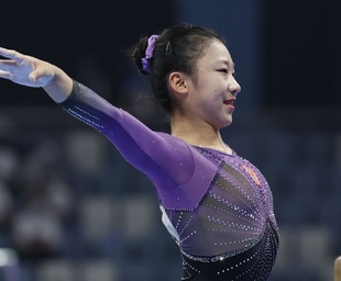 大联盟正式引入“外卡”制度，增加了季后赛的悬念与球队入围机会